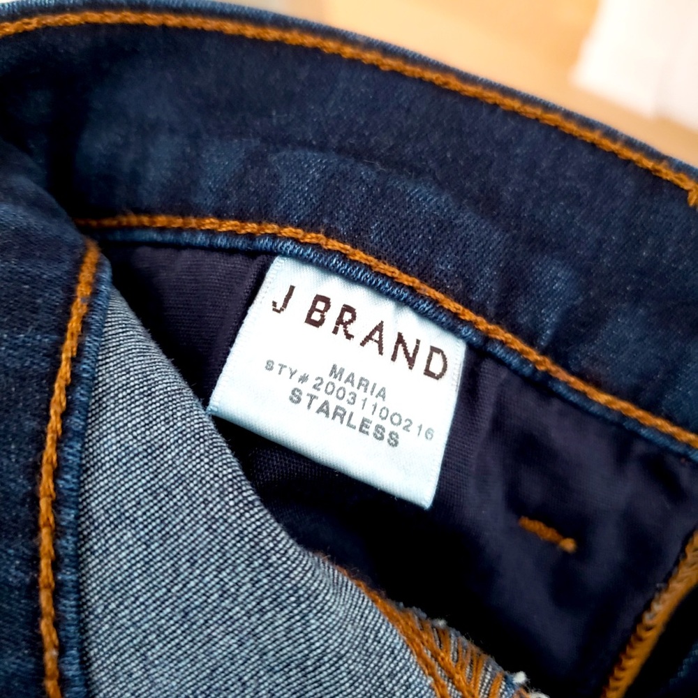 Brand new condition. J Brand Skinny Size 24. Beautiful Pair of jeans!!!!